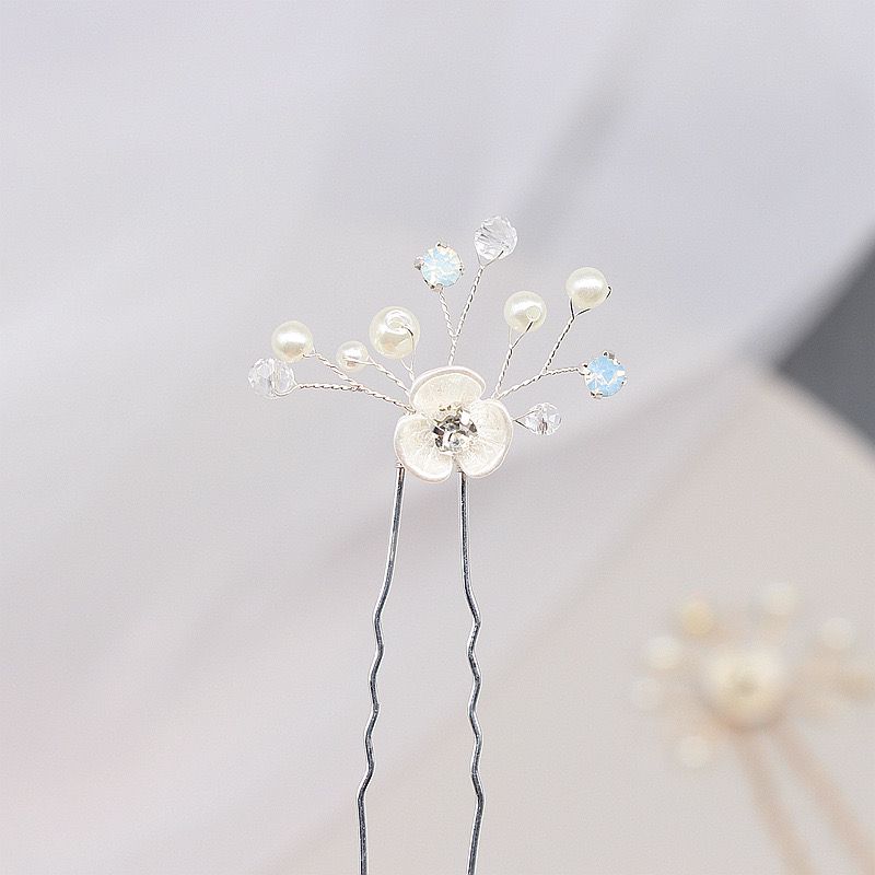07 Handmade pearl & crystal floral hair pin R70 02